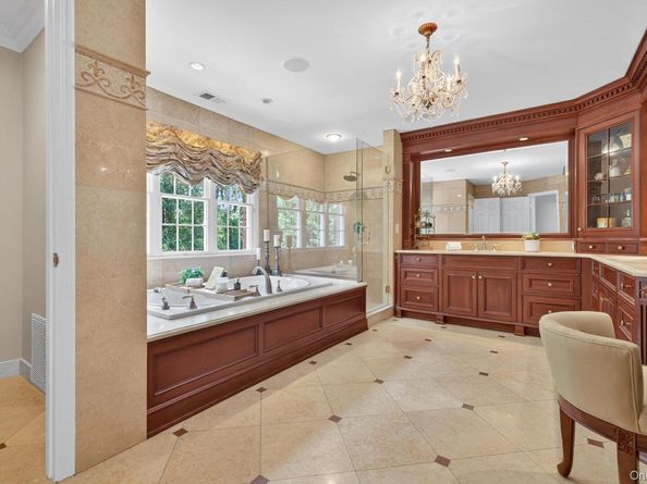 70 Keri Way, Woodbury NY 11797