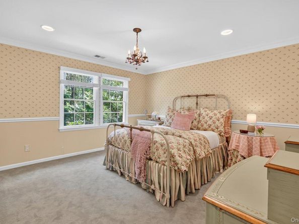 70 Keri Way, Woodbury NY 11797