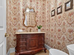 70 Keri Way, Woodbury NY 11797