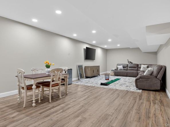 70 Keri Way, Woodbury NY 11797