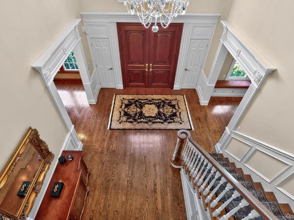 70 Keri Way, Woodbury NY 11797