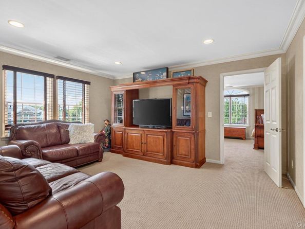 70 Keri Way, Woodbury NY 11797