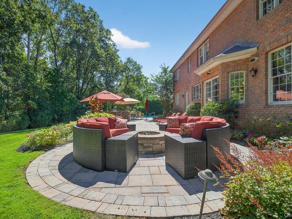 70 Keri Way, Woodbury NY 11797