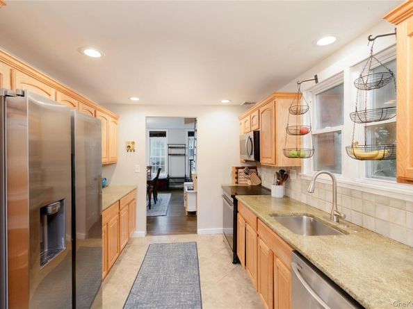 38 Manhasset Road, Sound Beach NY 11789