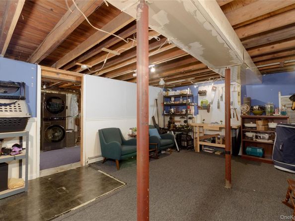 38 Manhasset Road, Sound Beach NY 11789