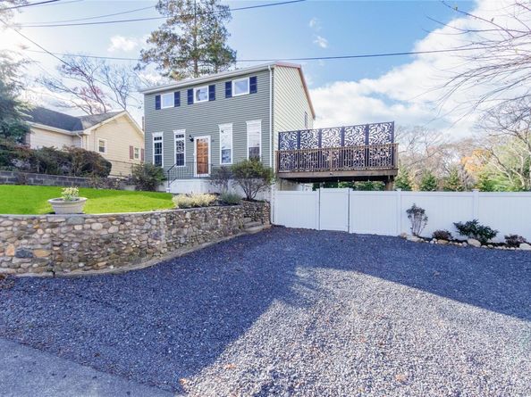 38 Manhasset Road, Sound Beach NY 11789