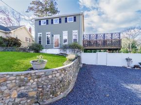38 Manhasset Road, Sound Beach NY 11789