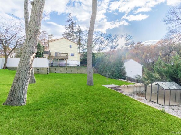 38 Manhasset Road, Sound Beach NY 11789