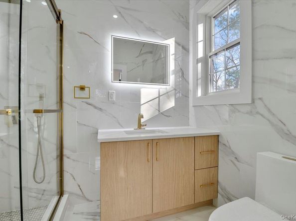 1130A Carlls Straight Path, Dix Hills NY 11746