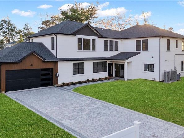 1130A Carlls Straight Path, Dix Hills NY 11746