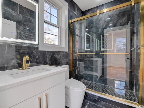 1130A Carlls Straight Path, Dix Hills NY 11746