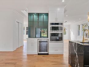 1130A Carlls Straight Path, Dix Hills NY 11746