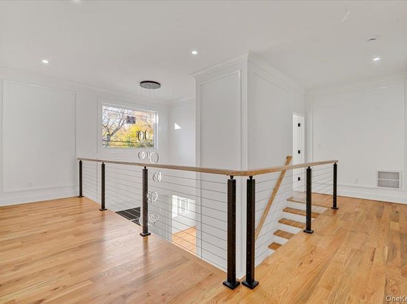 1130A Carlls Straight Path, Dix Hills NY 11746