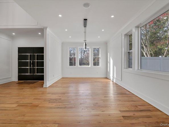 1130A Carlls Straight Path, Dix Hills NY 11746