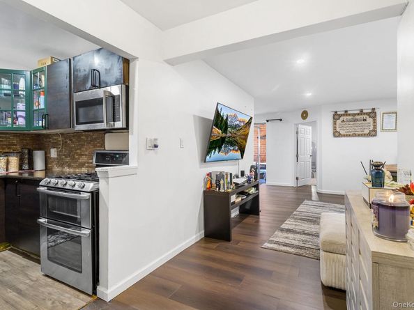 20 Wendell Street 39C, Hempstead NY 11550