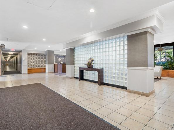 20 Wendell Street 39C, Hempstead NY 11550