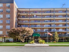 20 Wendell Street 39C, Hempstead NY 11550