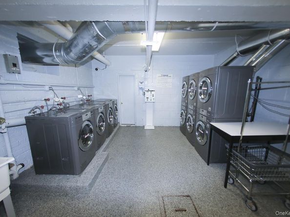 87-50 204 Street B74, Hollis NY 11423