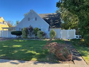 29 Cottonwood Lane, Westbury NY 11590