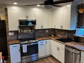 29 Cottonwood Lane, Westbury NY 11590