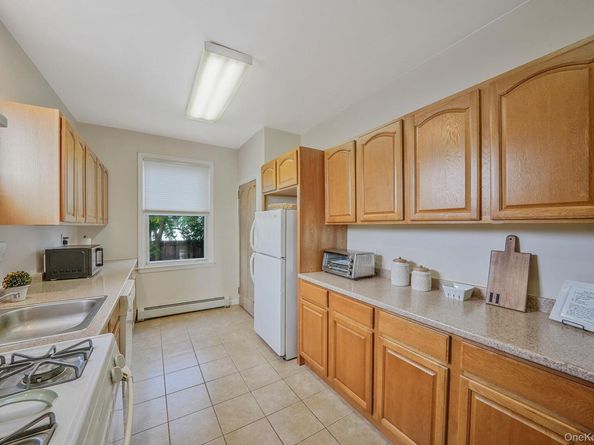 19 4th Avenue, East Rockaway NY 11518