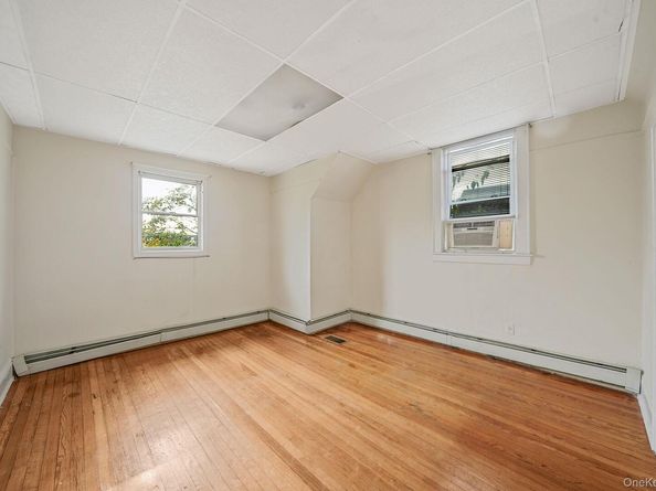 19 4th Avenue, East Rockaway NY 11518