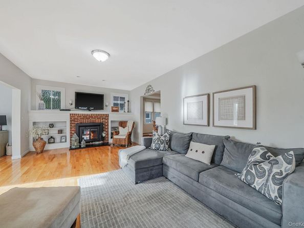 19 4th Avenue, East Rockaway NY 11518