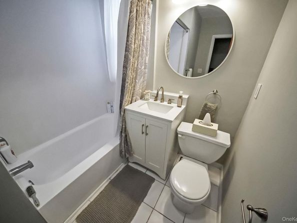 19 4th Avenue, East Rockaway NY 11518