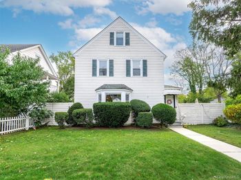 106 McLoughlin Street