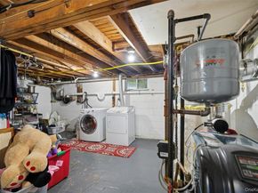 320 W 11th Street, Deer Park NY 11729