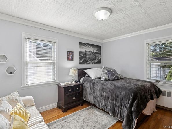 320 W 11th Street, Deer Park NY 11729