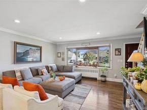 320 W 11th Street, Deer Park NY 11729