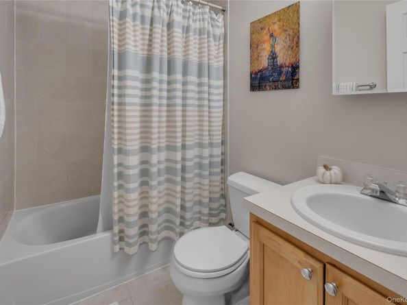 32 Scarborough Drive, Smithtown NY 11787