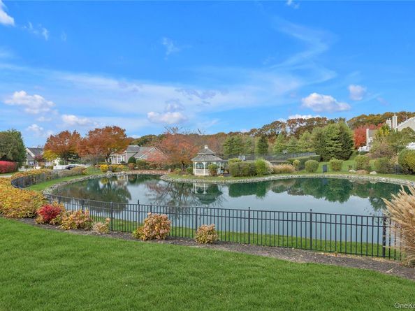 32 Scarborough Drive, Smithtown NY 11787