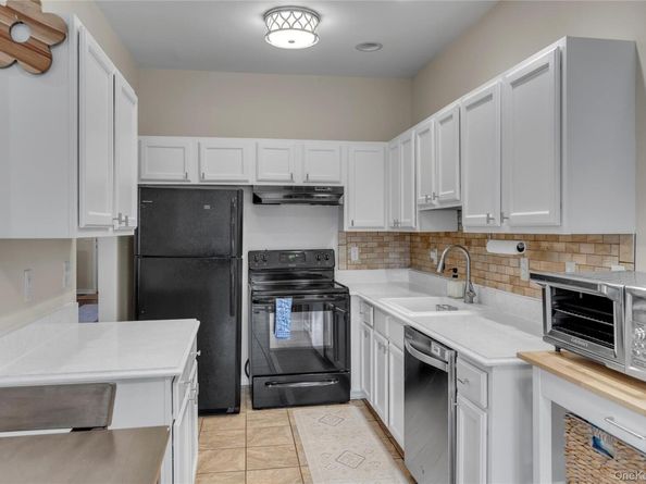 32 Scarborough Drive, Smithtown NY 11787