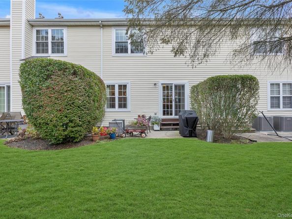 32 Scarborough Drive, Smithtown NY 11787