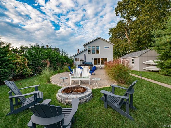 190 Academy Street, Bayport NY 11705