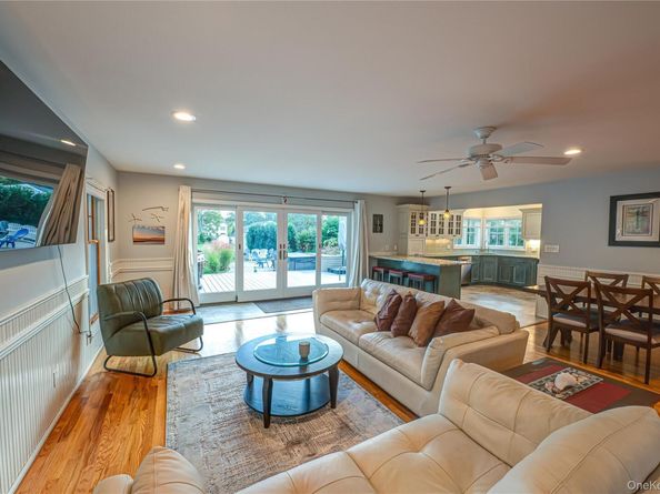 190 Academy Street, Bayport NY 11705