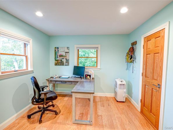 190 Academy Street, Bayport NY 11705