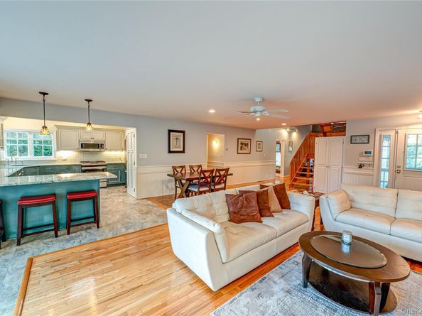 190 Academy Street, Bayport NY 11705