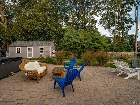 190 Academy Street, Bayport NY 11705
