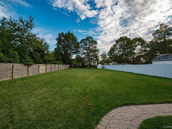 190 Academy Street, Bayport NY 11705