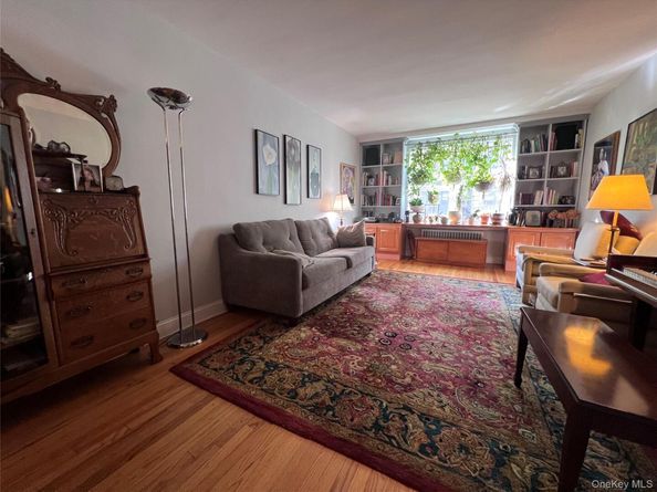 2080 Barnes Avenue 5C, Bronx NY 10462