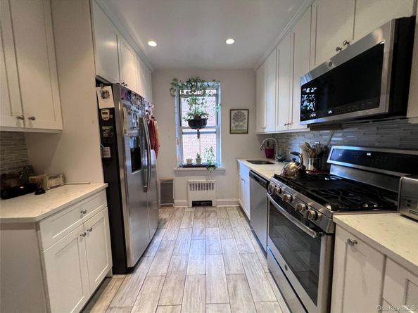 2080 Barnes Avenue 5C, Bronx NY 10462