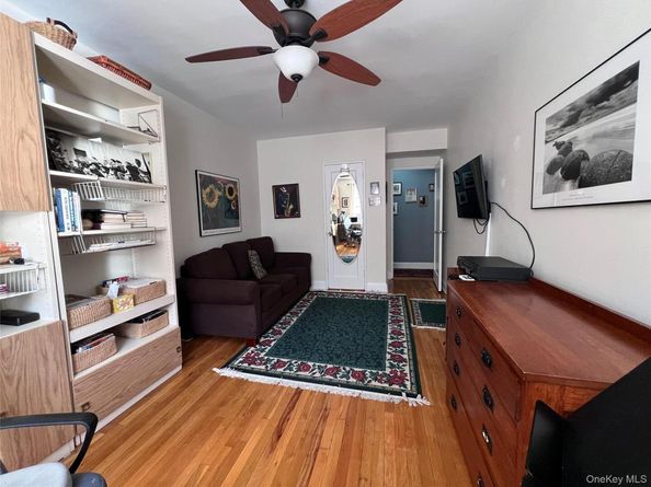 2080 Barnes Avenue 5C, Bronx NY 10462