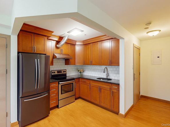 143-36 37 Avenue 5C, Flushing NY 11354
