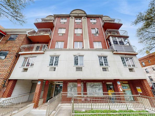 143-36 37 Avenue 5C, Flushing NY 11354
