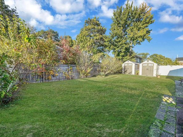 337 W 20th Street, Deer Park NY 11729