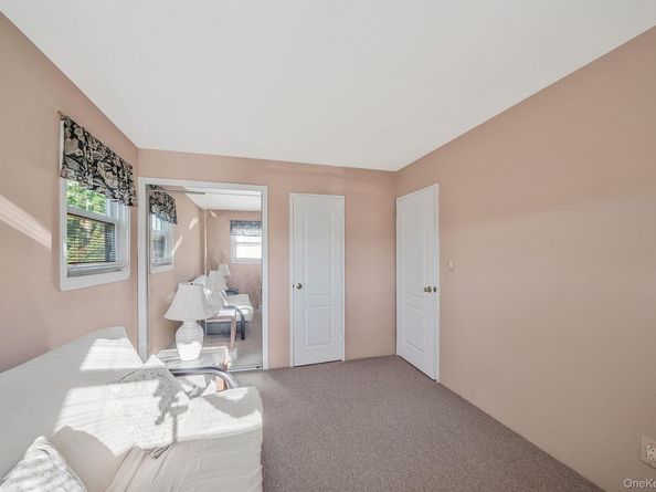 337 W 20th Street, Deer Park NY 11729