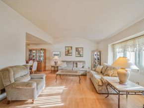 337 W 20th Street, Deer Park NY 11729